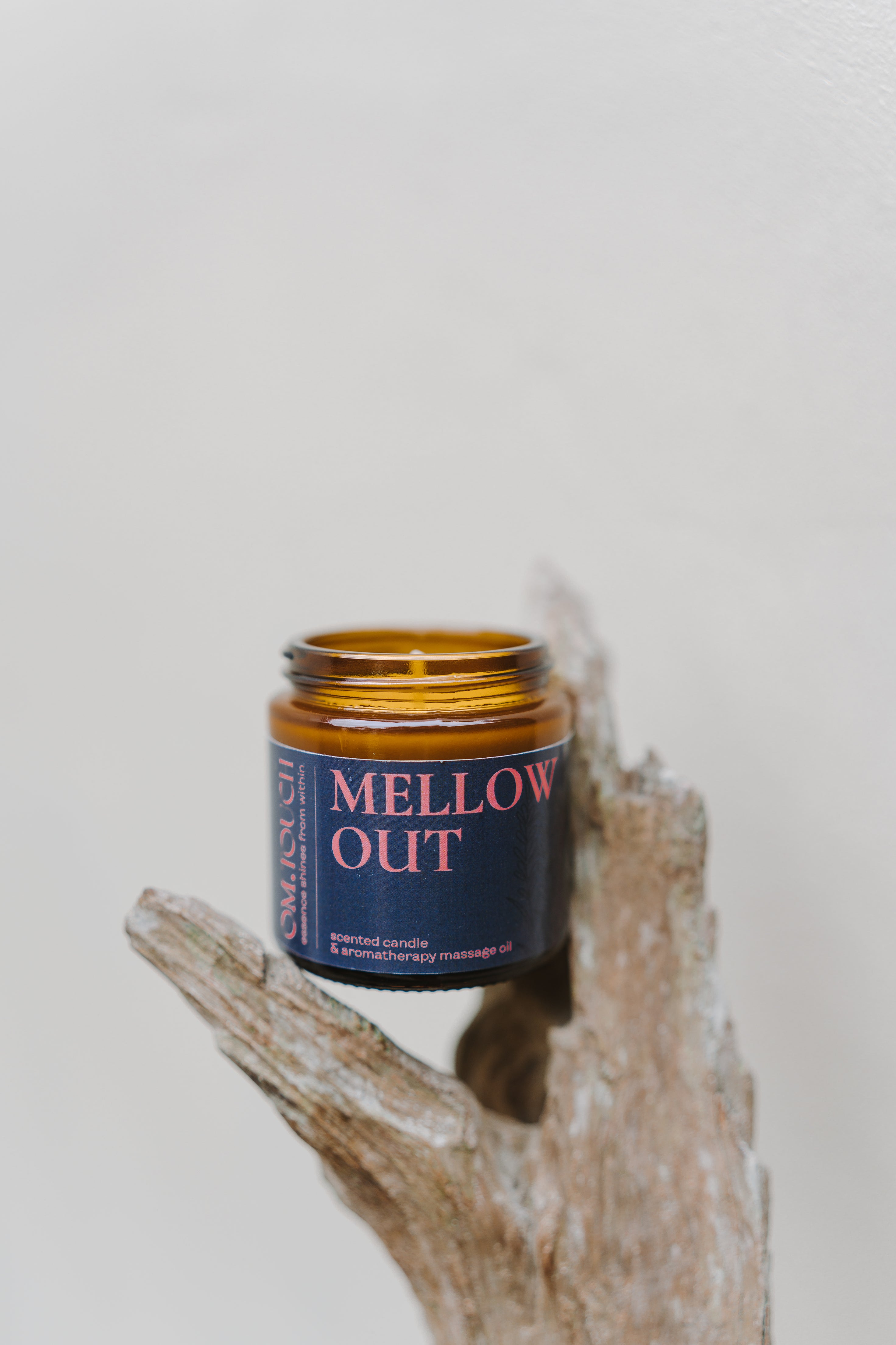 Scented candle &amp; aromatherapy massage oil MELLOW OUT