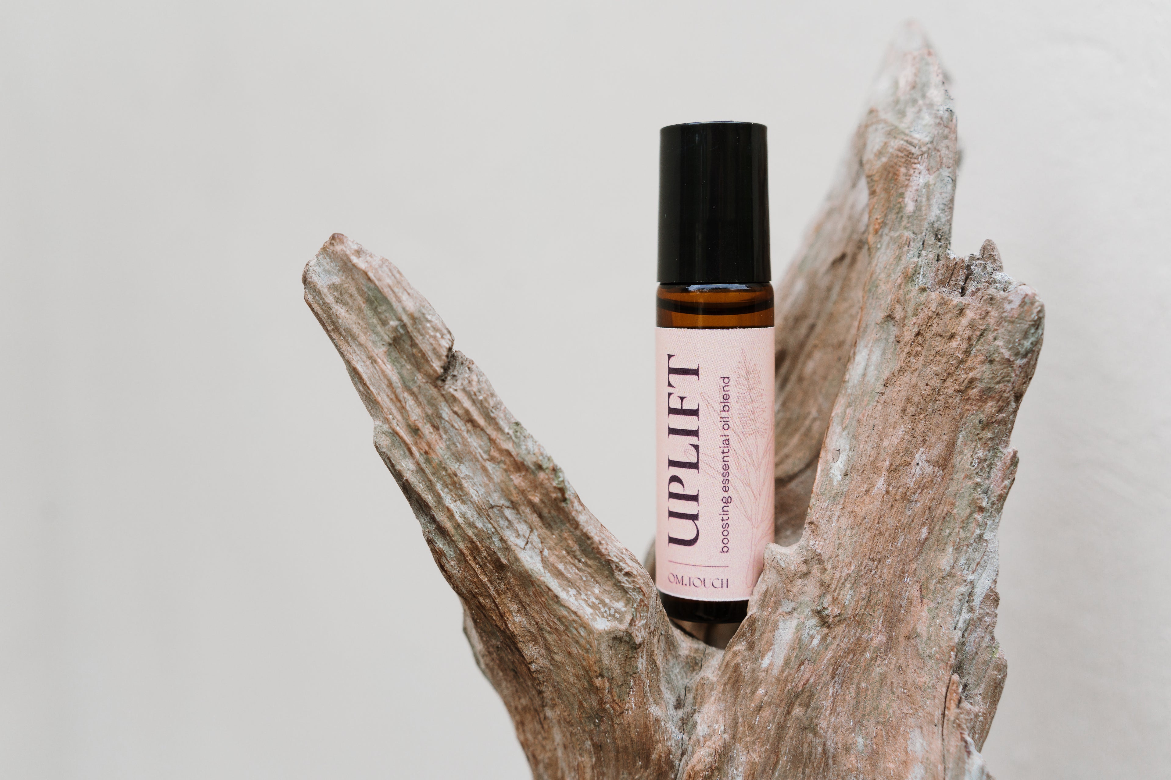 Elevating essential oil blend UPLIFT