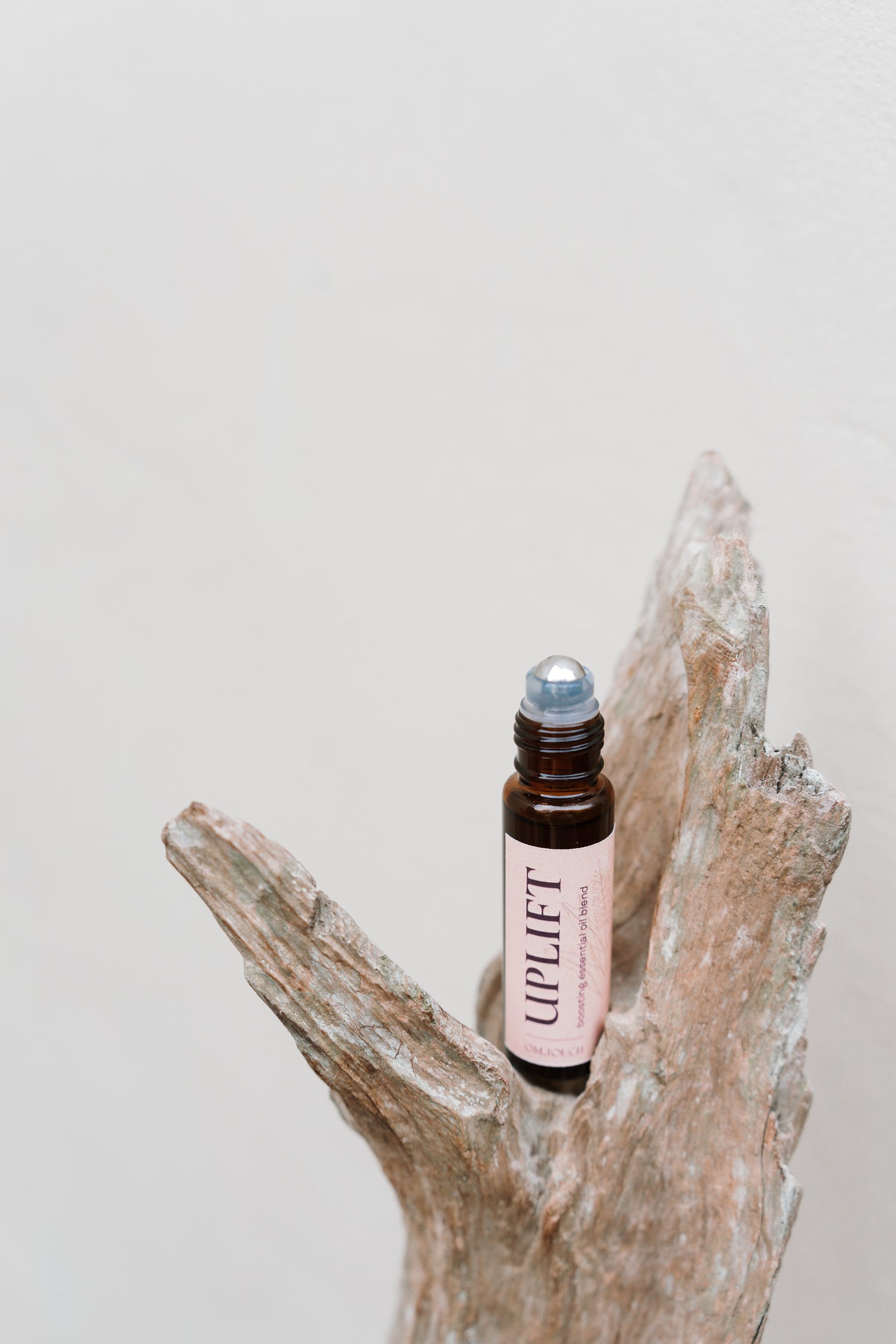 Elevating essential oil blend UPLIFT